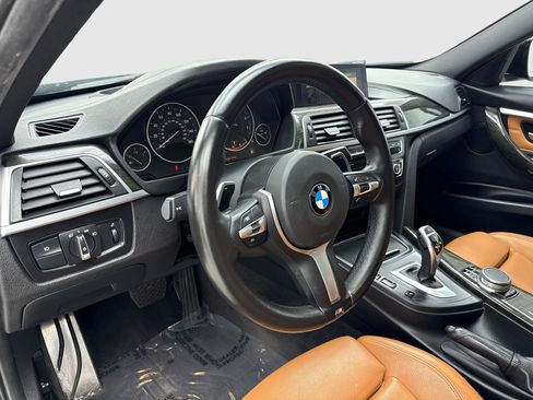 Used 2018 BMW 330i xDrive Sedan w/ M Sport Package AWD/4WD image 18