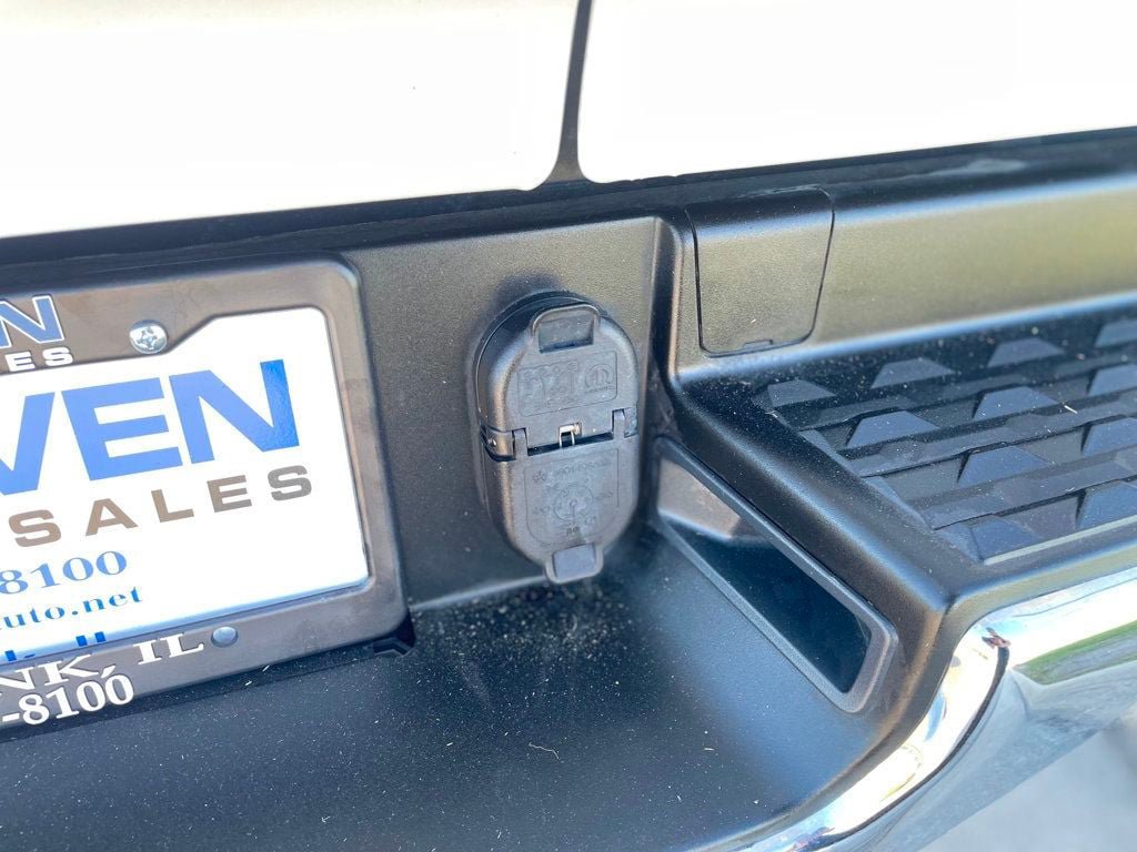 Used 2023 RAM 1500 Laramie AWD/4WD image 13