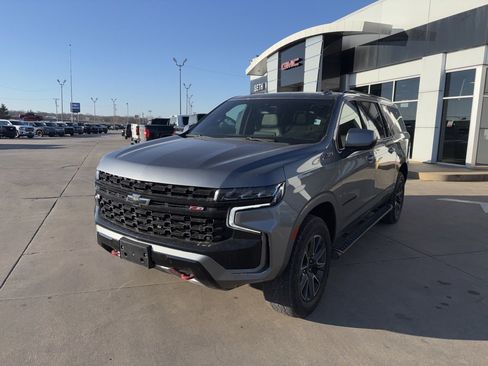 Used 2022 Chevrolet Suburban Z71 image 9