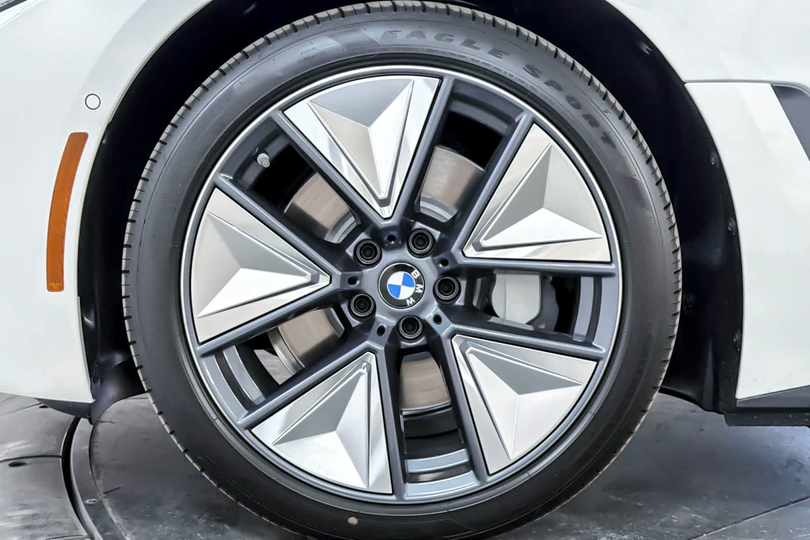 New 2026 BMW i4 xDrive40 AWD/4WD image 24