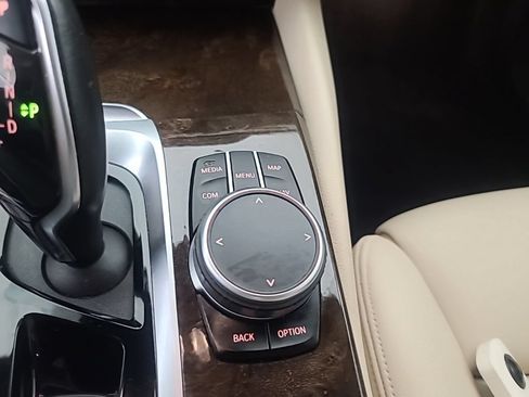 Used 2020 BMW 530i RWD image 33