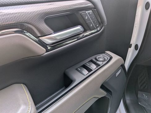 Used 2024 Chevrolet Silverado 1500 ZR2 AWD/4WD image 9