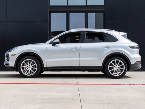 Used 2019 Porsche Cayenne S AWD/4WD image 2
