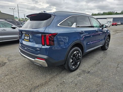 Used 2024 Kia Sorento S image 7