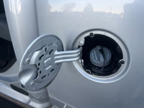 Used 2018 RAM 1500 Express w/ Express Value Package image 43