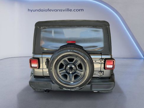 Used 2019 Jeep Wrangler Sport AWD/4WD image 6