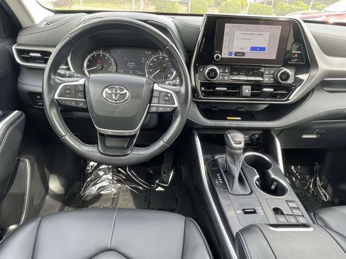 Used 2023 Toyota Highlander XLE FWD image 15