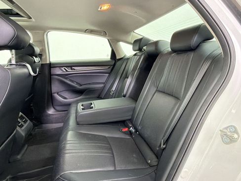 Used 2018 Honda Accord Touring image 25