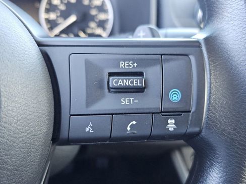Used 2024 Nissan Rogue SV AWD/4WD image 13