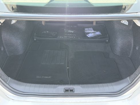 Used 2024 Nissan Altima 2.5 SV FWD image 6