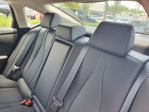 Used 2023 Acura TLX FWD image 12