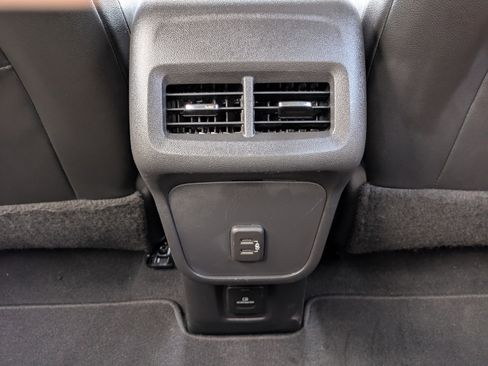 Used 2021 Chevrolet Equinox Premier image 15