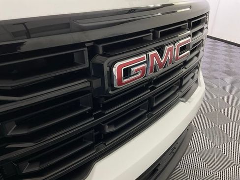 Used 2025 GMC Acadia Elevation w/ Elevation Premium Package AWD/4WD image 12