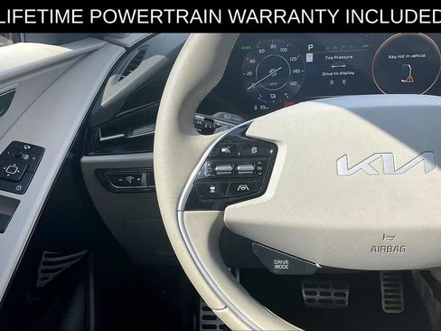 Used 2023 Kia Niro Wave FWD image 16