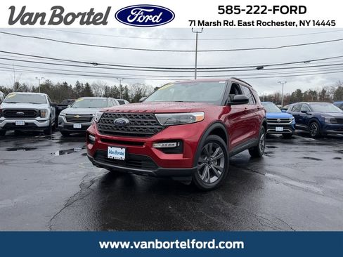Used 2022 Ford Explorer XLT w/ Equipment Group 202A image 1