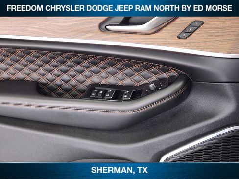Used 2023 Jeep Grand Cherokee Summit image 16