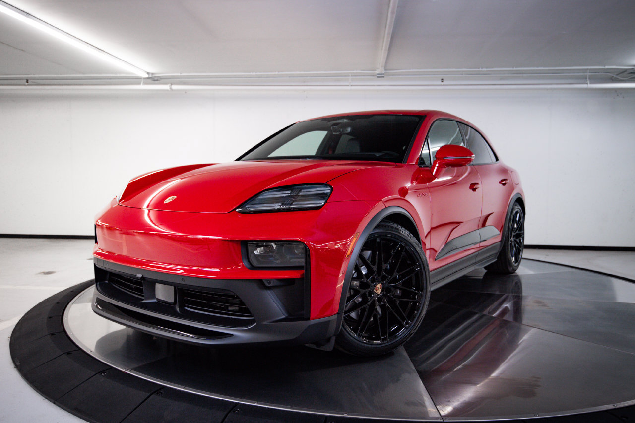 Used 2026 Porsche Macan GTS Electric AWD/4WD image 1