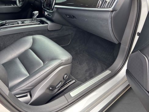 Used 2018 Volvo S90 T5 Momentum w/ Convenience Package FWD image 50
