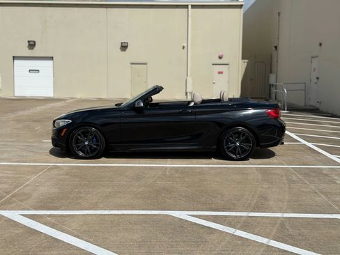 Used 2016 BMW M235i Convertible RWD image 3