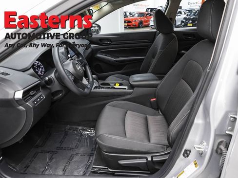 Used 2024 Nissan Altima 2.5 S FWD image 13