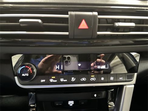 Used 2023 Kia Seltos SX image 34