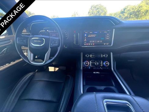 Used 2021 GMC Yukon Denali w/ Denali Premium Package AWD/4WD image 15