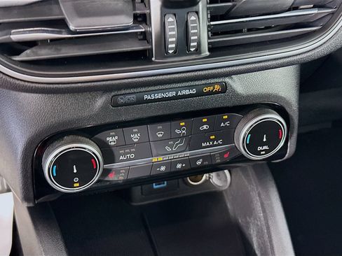 Used 2022 Ford Escape Titanium AWD/4WD image 16