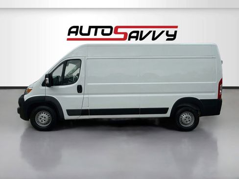 Used 2024 RAM ProMaster 2500 w/ Convenience Group FWD image 4