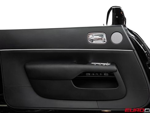 Used 2019 Rolls-Royce Wraith RWD image 22
