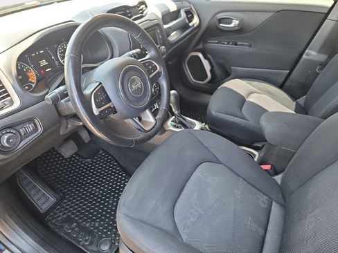Used 2016 Jeep Renegade Latitude w/ Popular Equipment Group AWD/4WD image 18