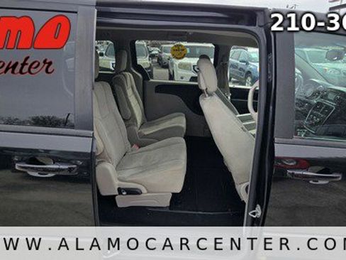 Used 2013 Dodge Grand Caravan SE image 18