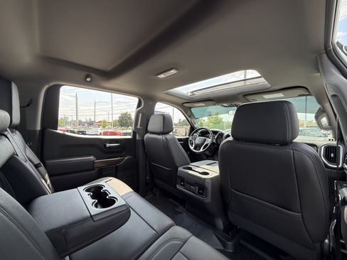 Used 2021 Chevrolet Silverado 1500 LT Trail Boss w/ Convenience Package II AWD/4WD image 37
