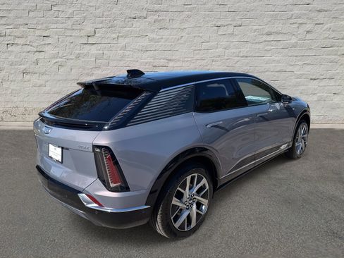 New 2026 Cadillac Optiq Luxury 1 image 5
