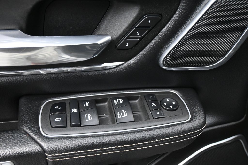 Used 2022 RAM 1500 Laramie AWD/4WD image 4