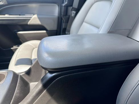 Used 2019 Chevrolet Colorado W/T AWD/4WD image 33