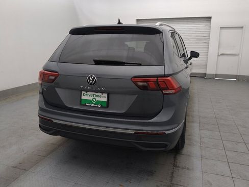 Used 2022 Volkswagen Tiguan SE w/ Panoramic Sunroof Package image 7