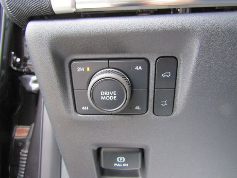 Used 2025 Ford Expedition Platinum AWD/4WD image 30