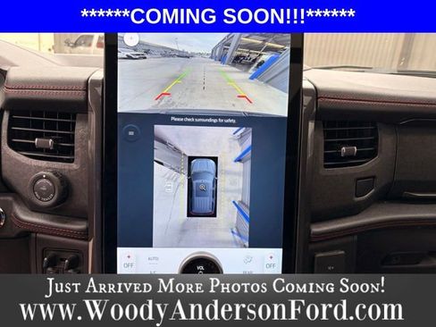 Used 2023 Ford Expedition Limited image 11