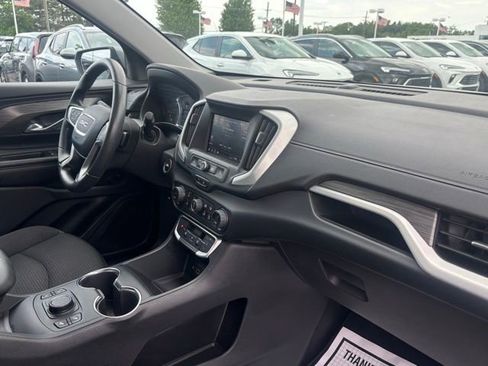 Used 2023 GMC Terrain SLE w/ Driver Convenience Package FWD image 17