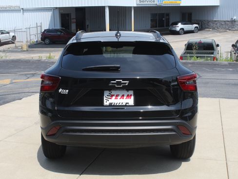 New 2026 Chevrolet Trax LT w/ Driver Confidence Package FWD image 5