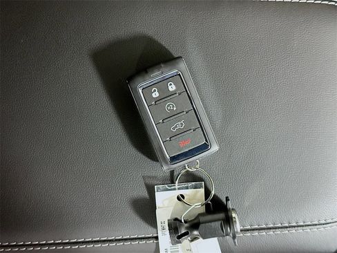 New 2025 Jeep Grand Cherokee Altitude image 20