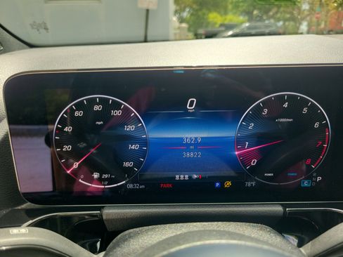 Used 2025 Mercedes-Benz GLA 250 image 15