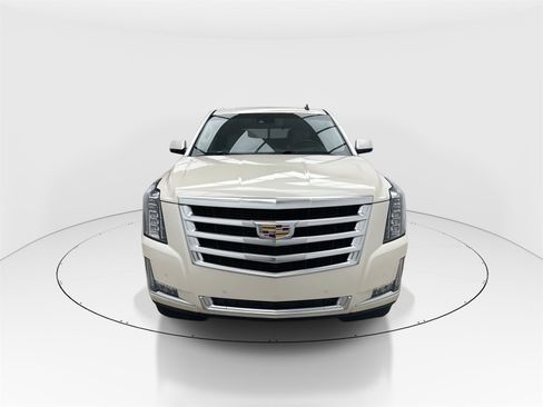 Used 2015 Cadillac Escalade Premium image 3
