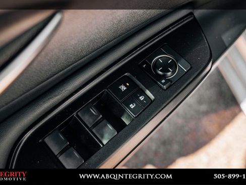 Used 2019 Lexus ES 350 w/ Premium Package FWD image 18