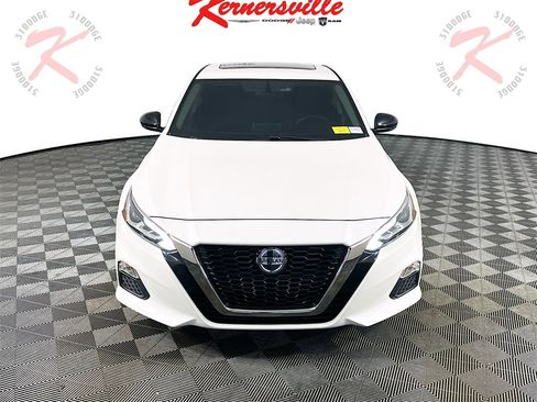 Used 2019 Nissan Altima 2.5 SR w/ SR Premium Package image 2