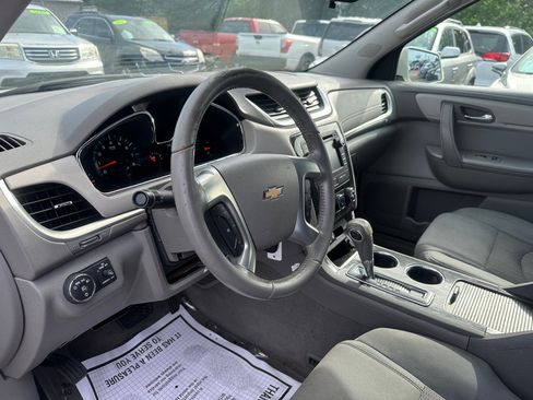 Used 2014 Chevrolet Traverse LT FWD image 7