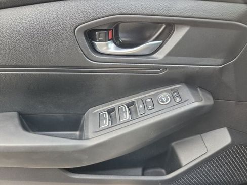 Used 2025 Honda Accord LX image 34