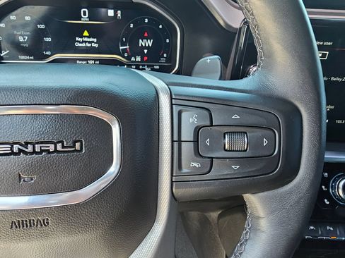 Used 2023 GMC Sierra 1500 Denali w/ Technology Package AWD/4WD image 20