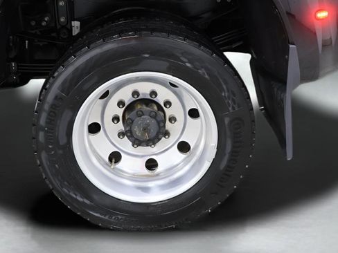 Used 2025 Ford F450 Platinum w/ FX4 Off-Road Package image 35