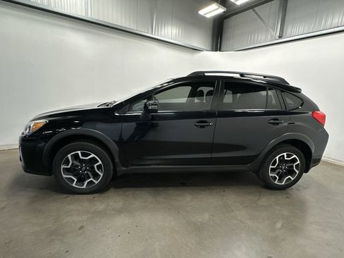 Used 2016 Subaru Crosstrek 2.0i Limited w/ Popular Package #1 AWD/4WD image 2